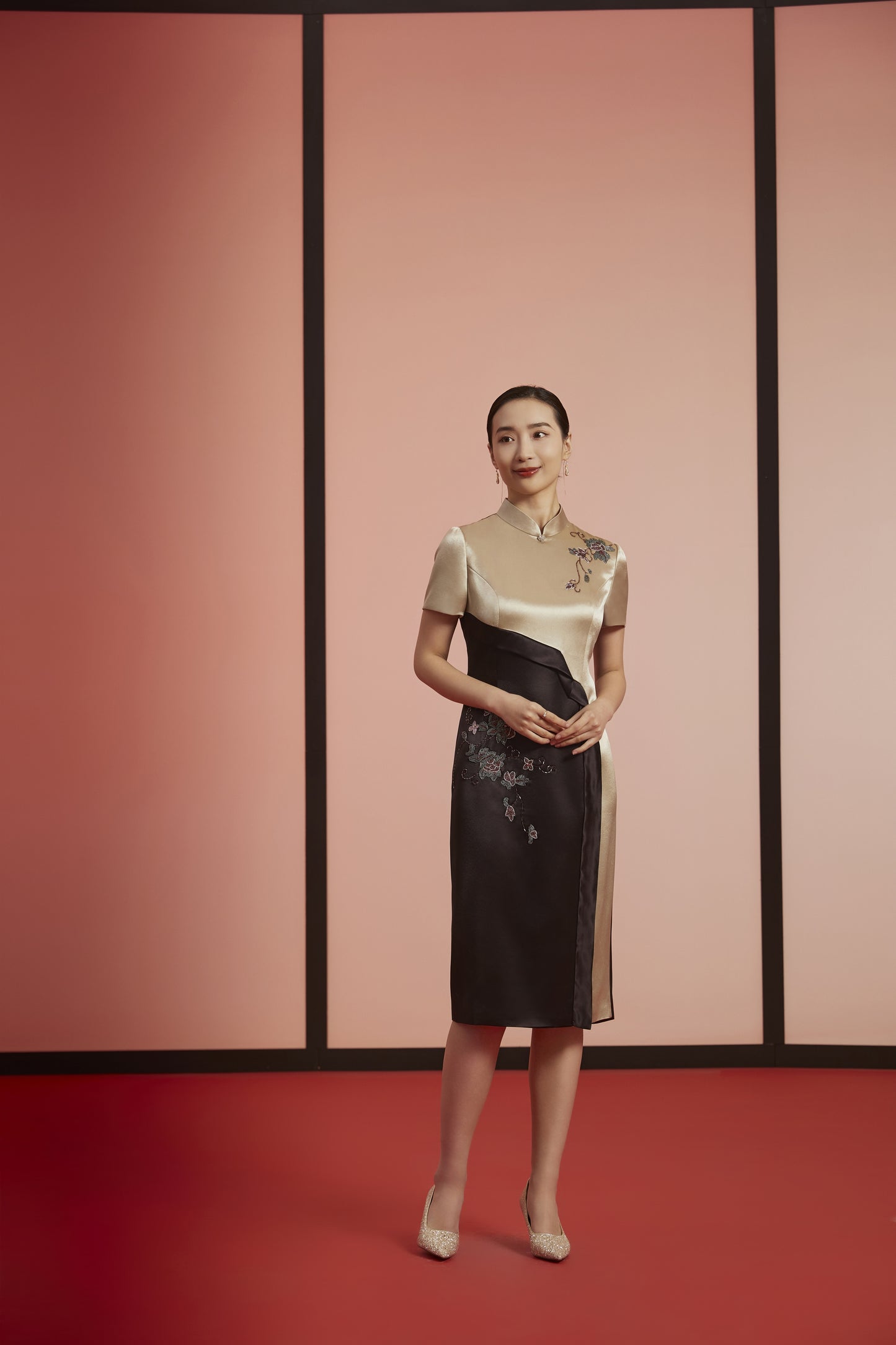 Elegant Contrast: Modern Qipao with Floral Accents-Cream and Black