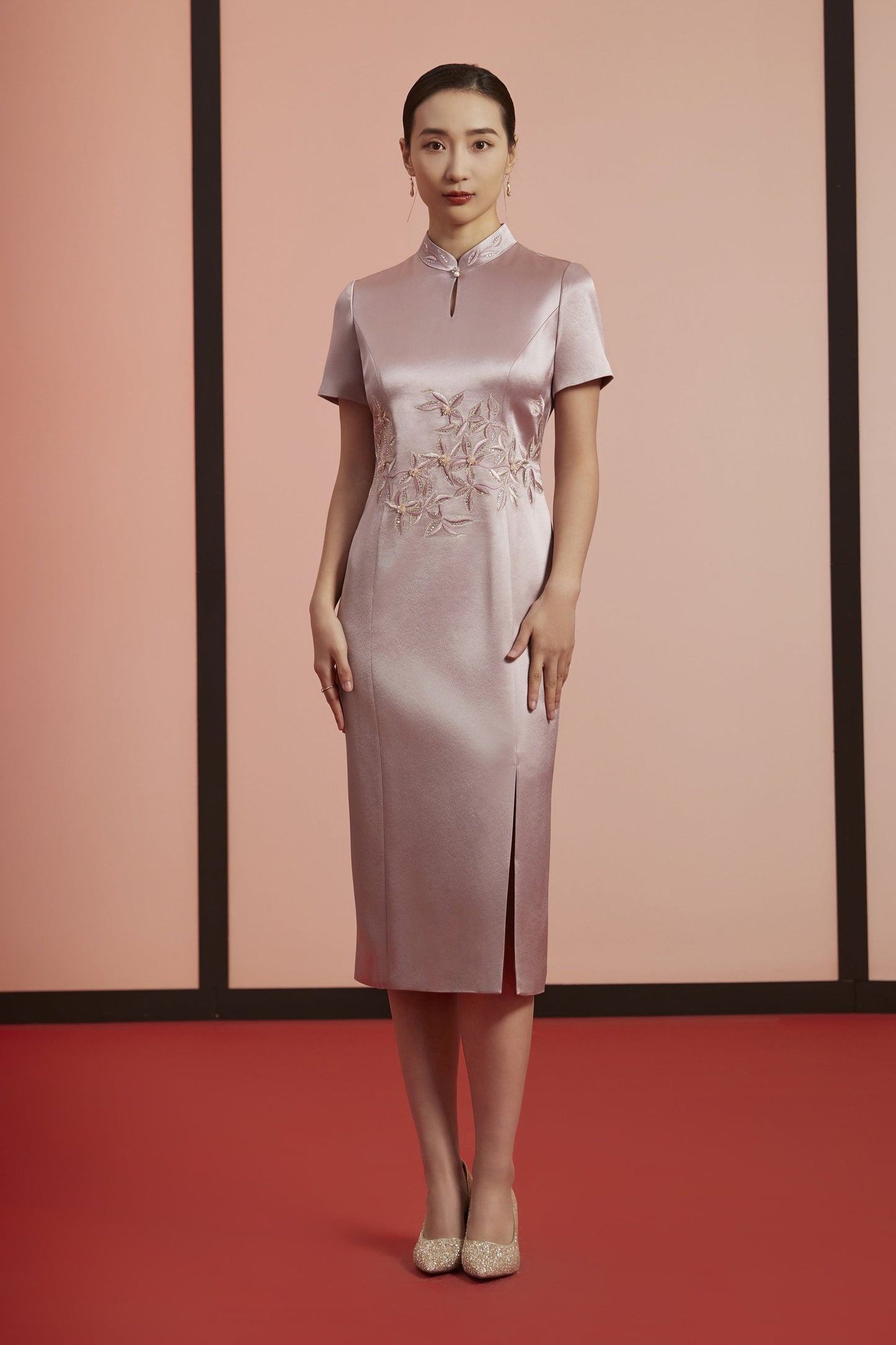 Elegant Blossom: Vintage-Inspired Qipao-Taro