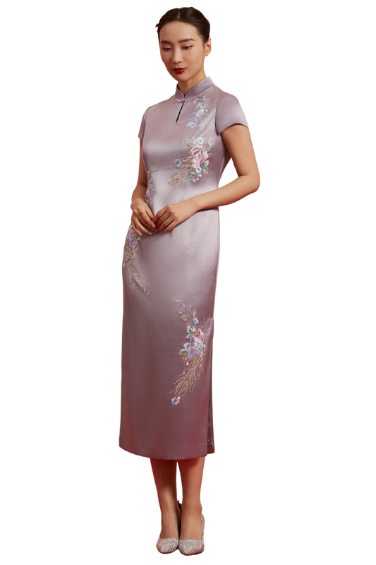 Elegant Serenity: Silver Embroidered Qipao-Taro