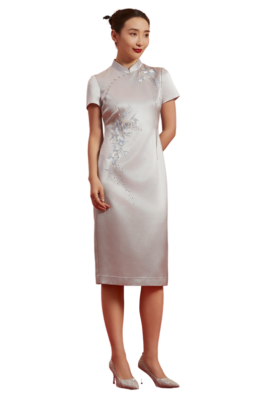 Enchanted Elegance: The Blossom Qipao-Silver gray