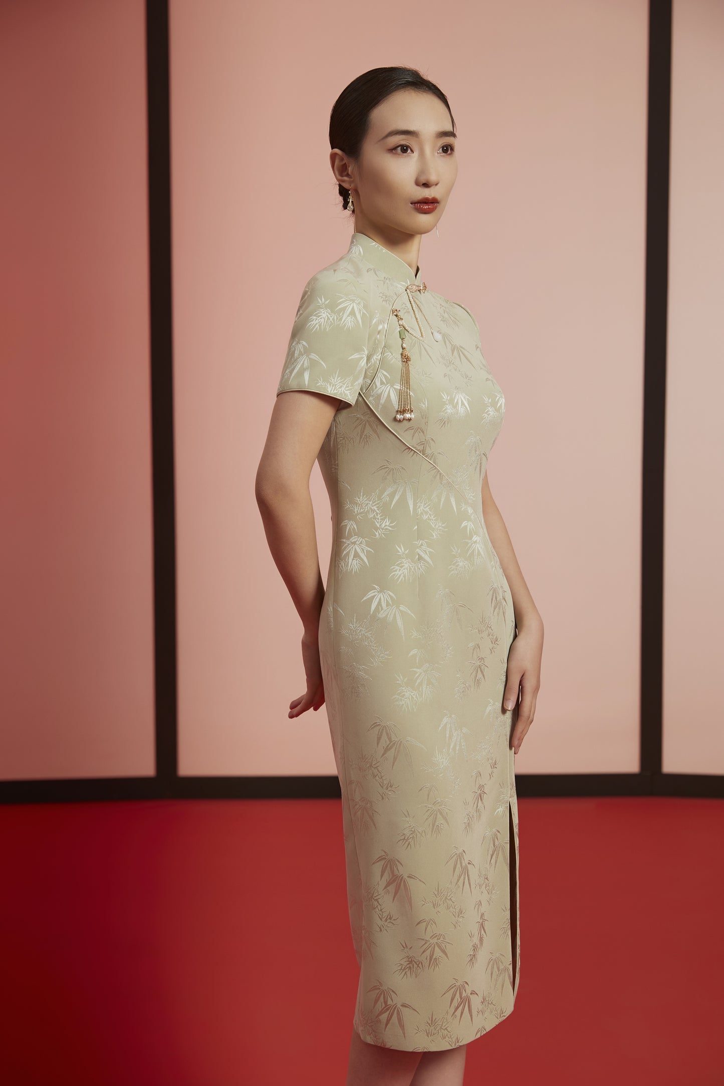 Exquisite Elegance: A Graceful Qipao